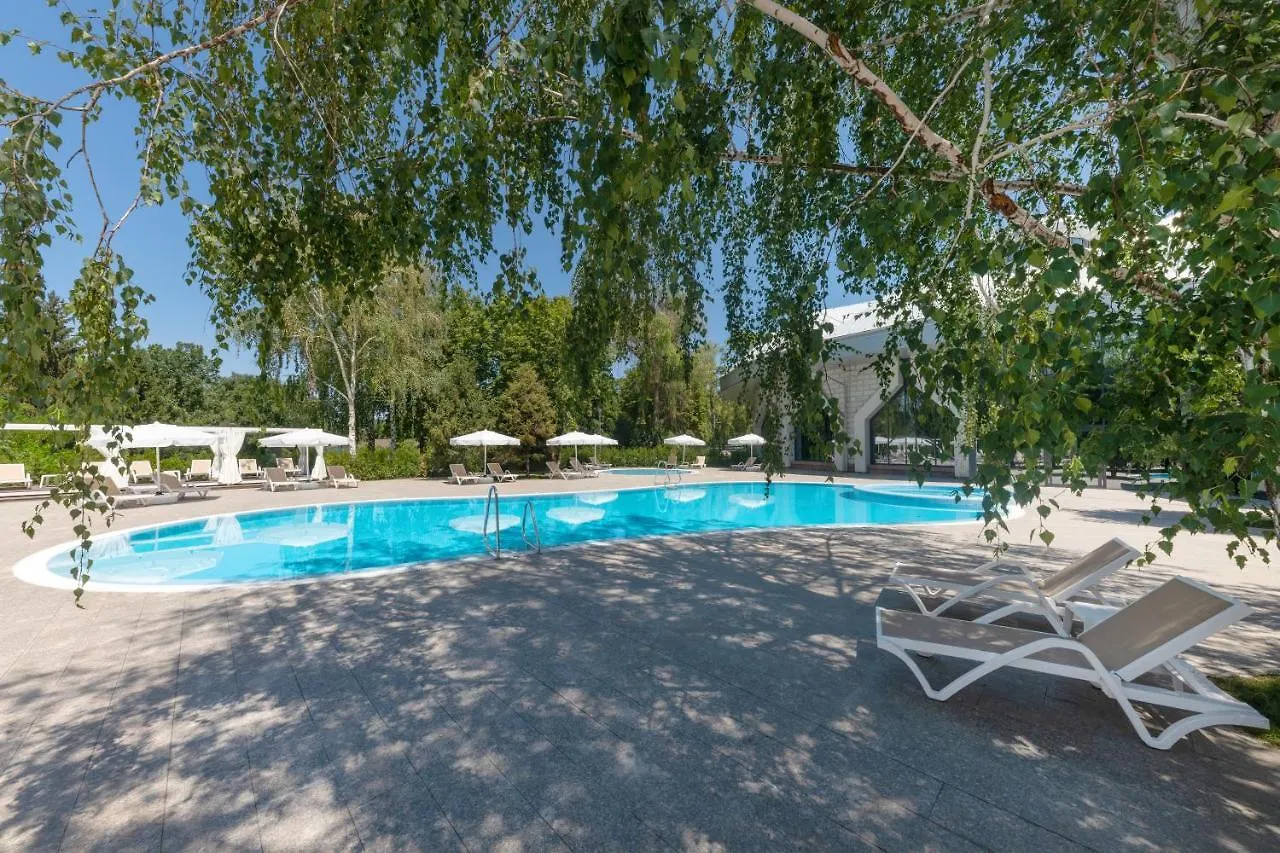 Swissotel Wellness Resort Alatau אלמטי מלון