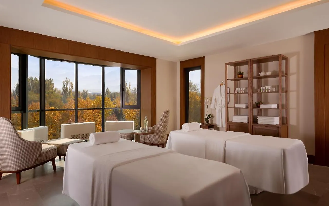 Swissotel Wellness Resort Alatau אלמטי 5*,